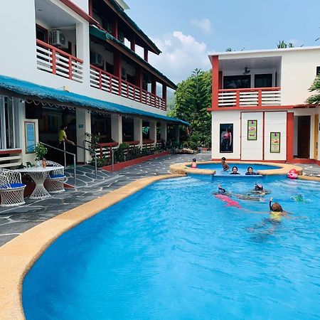 Badladz Staycation Condos Puerto Galera Extérieur photo