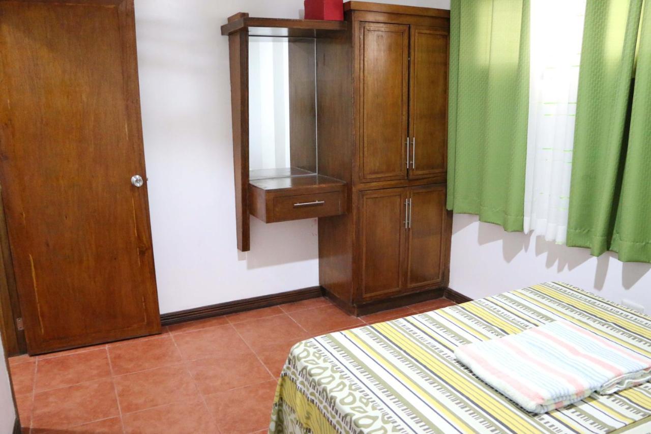Badladz Staycation Condos Puerto Galera Extérieur photo