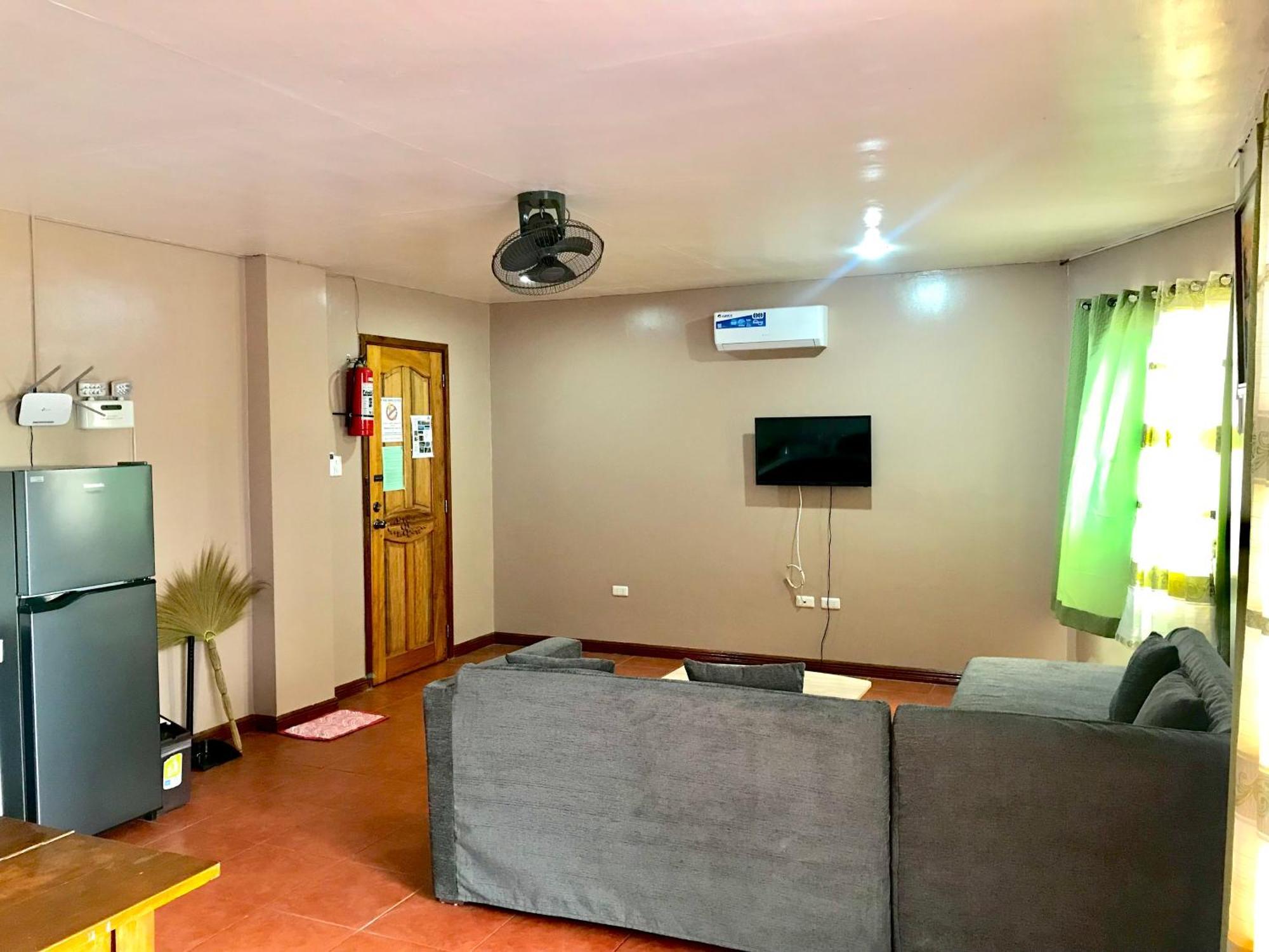 Badladz Staycation Condos Puerto Galera Extérieur photo