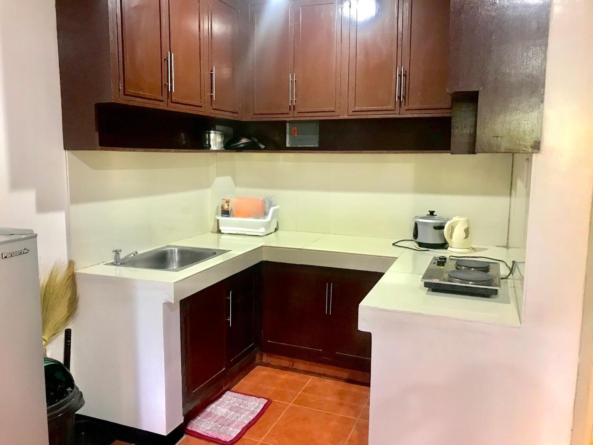 Badladz Staycation Condos Puerto Galera Extérieur photo