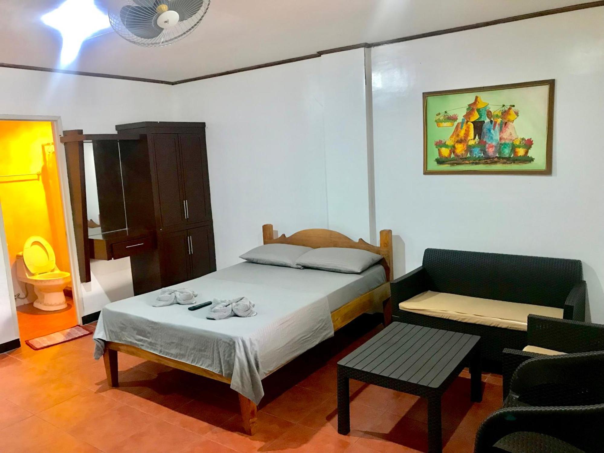 Badladz Staycation Condos Puerto Galera Extérieur photo