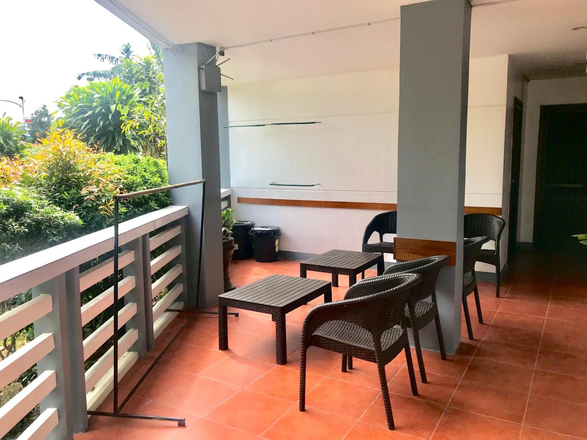 Badladz Staycation Condos Puerto Galera Extérieur photo