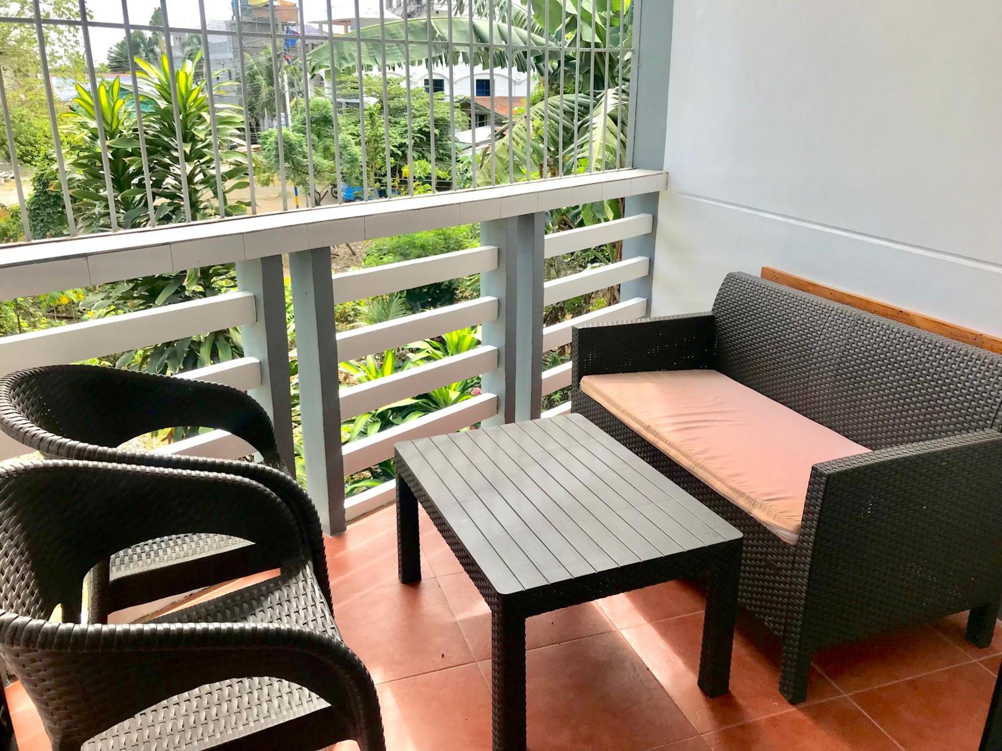 Badladz Staycation Condos Puerto Galera Extérieur photo