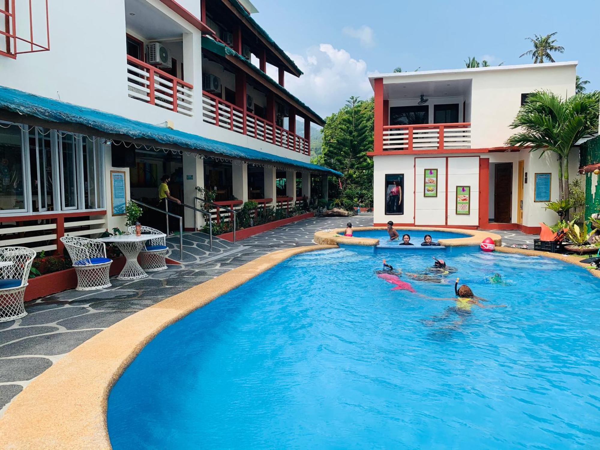 Badladz Staycation Condos Puerto Galera Extérieur photo