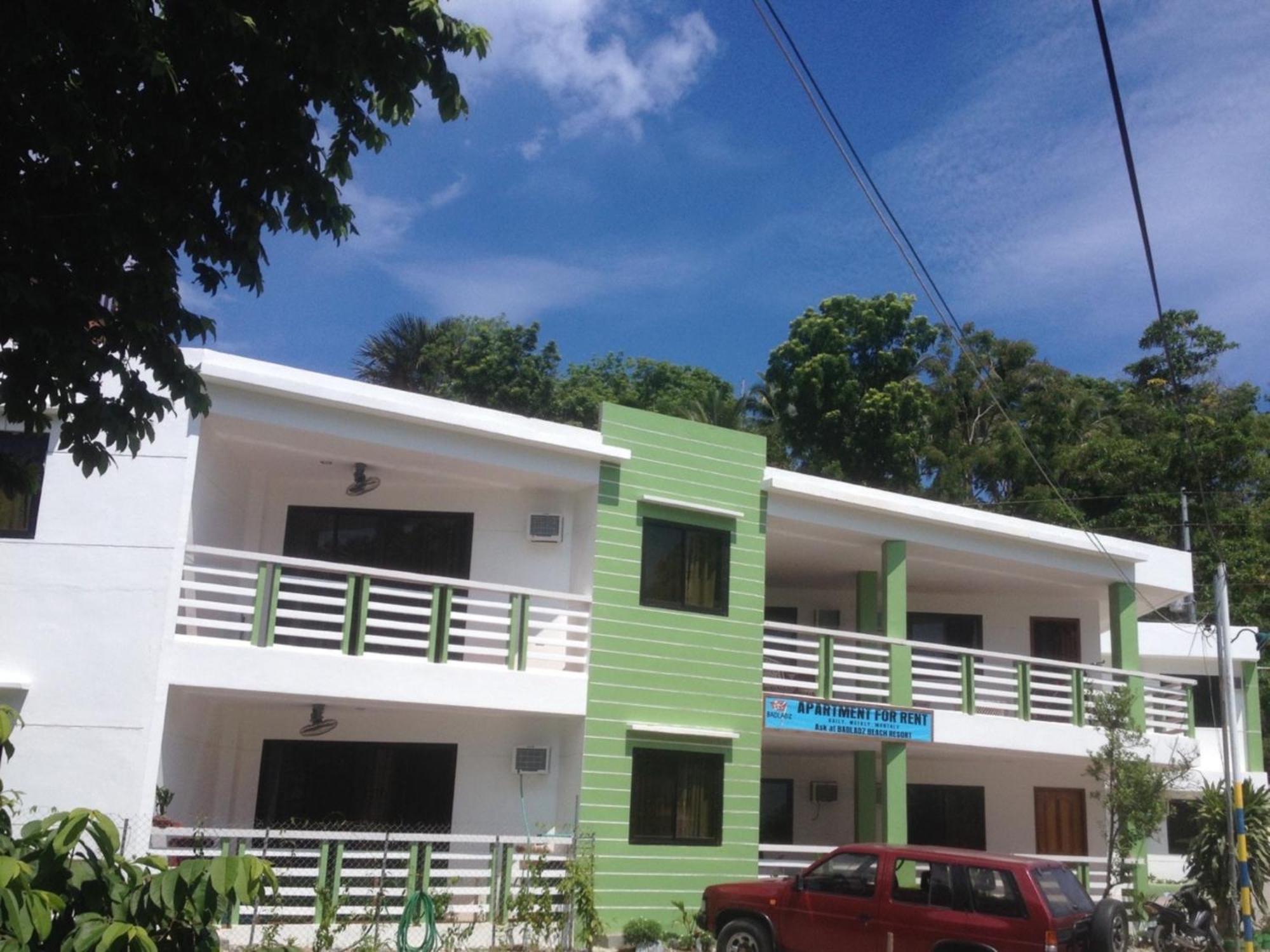 Badladz Staycation Condos Puerto Galera Extérieur photo