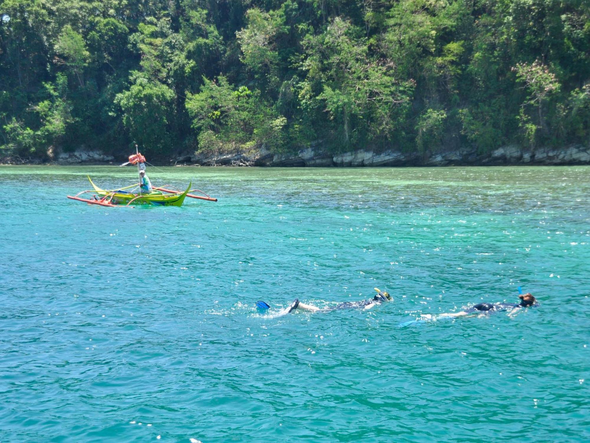 Badladz Staycation Condos Puerto Galera Extérieur photo