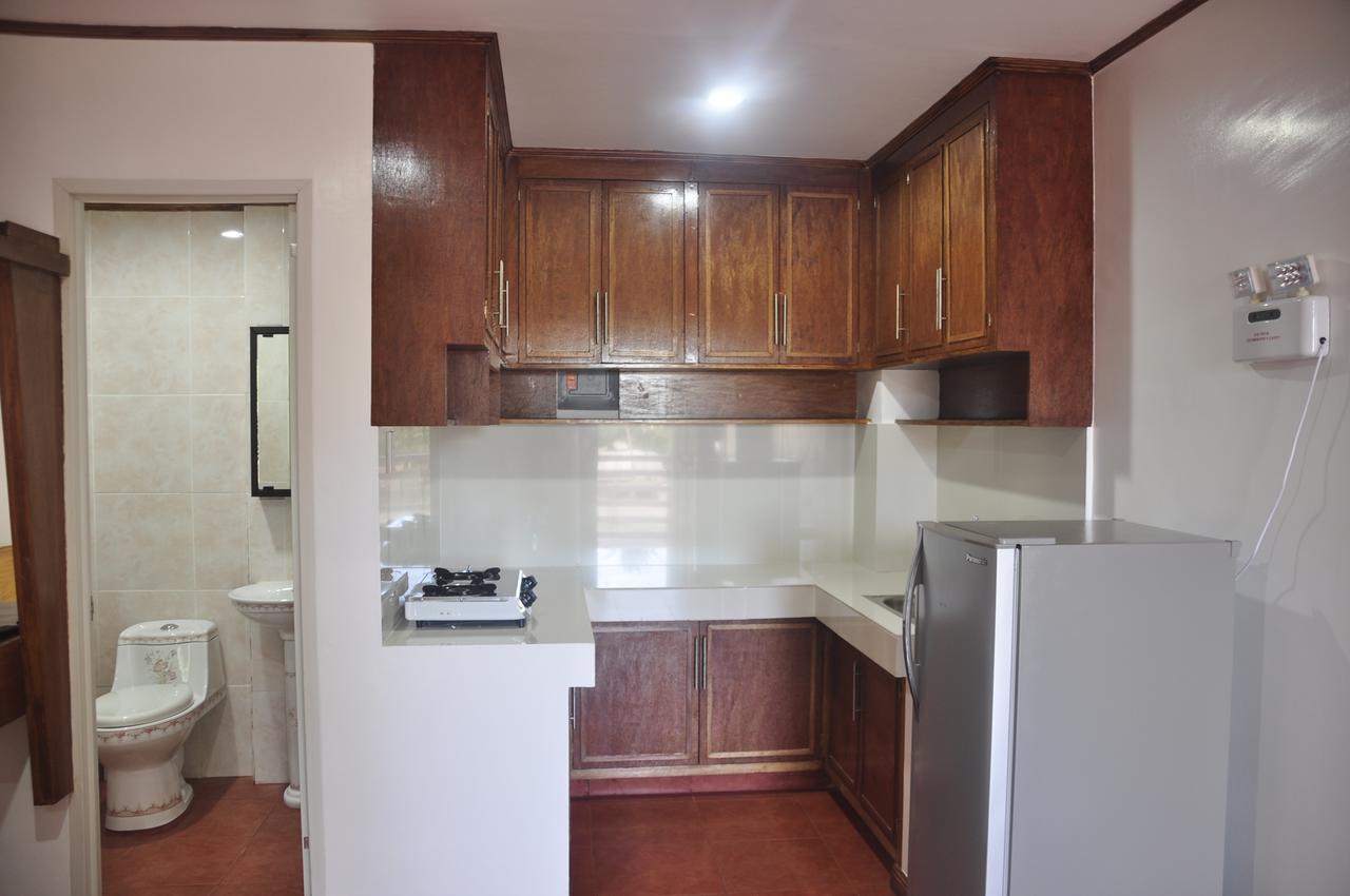 Badladz Staycation Condos Puerto Galera Extérieur photo